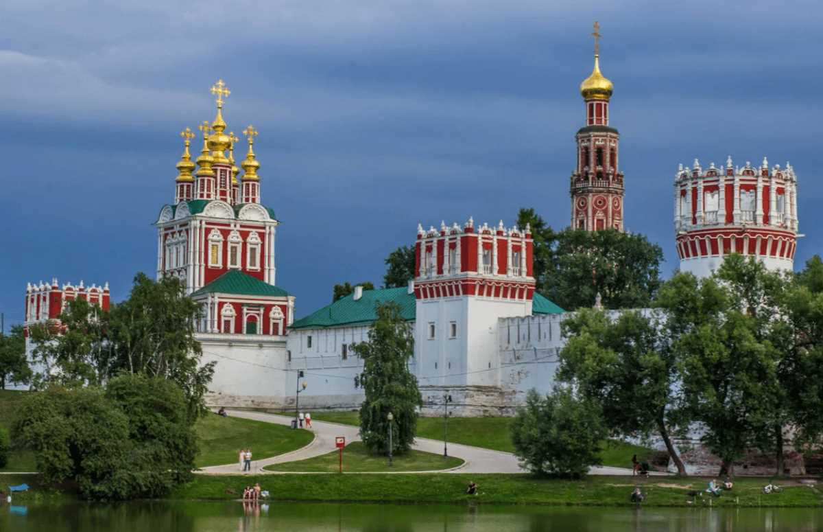 10. Новодевичий монастырь